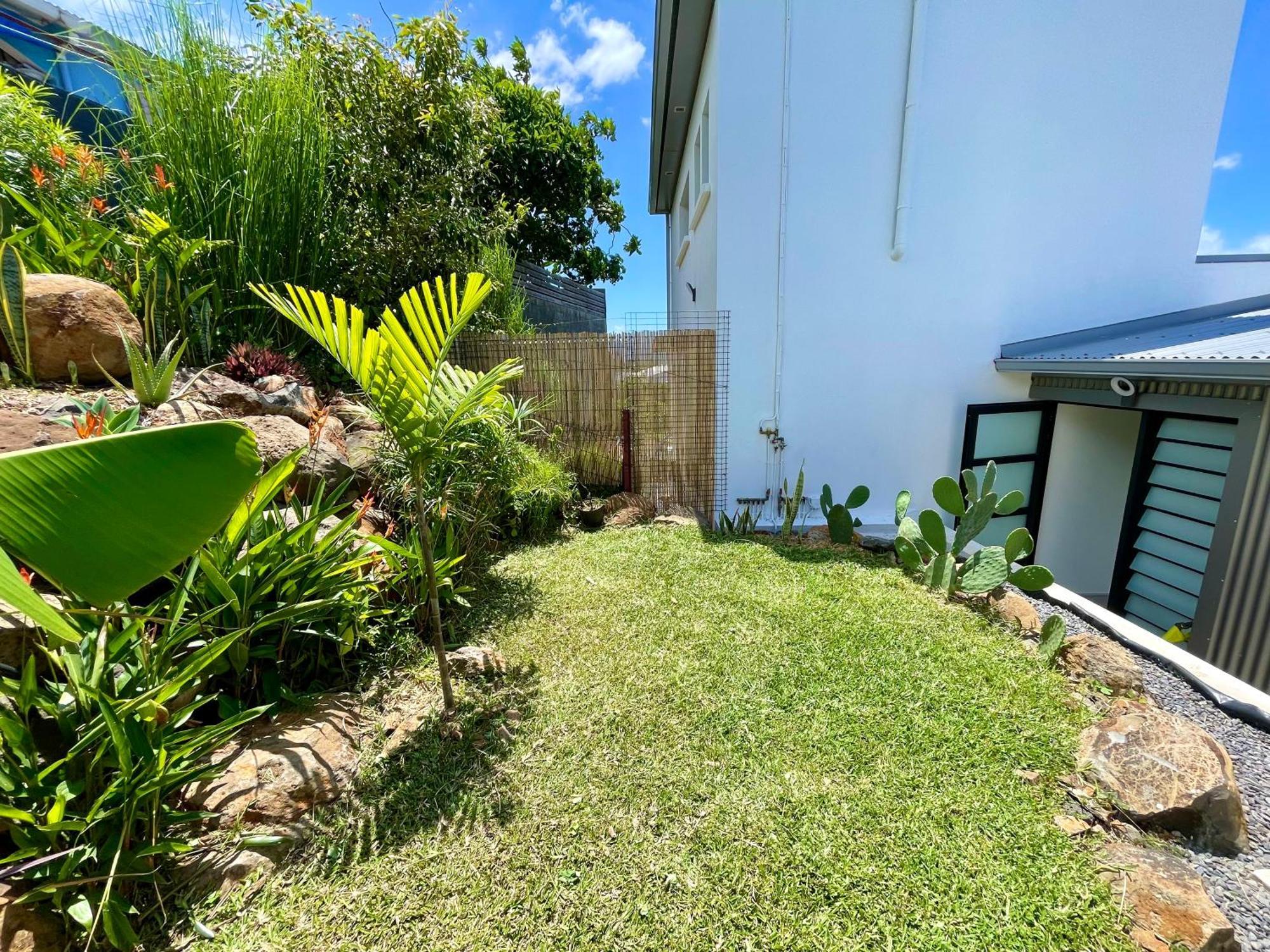 Aloes - Villa Salba. Panoramic View. L'Etang-Sale Экстерьер фото
